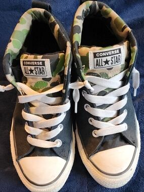 Converse All Star Low Top Sneakers - Black with Green Camo  Size 5